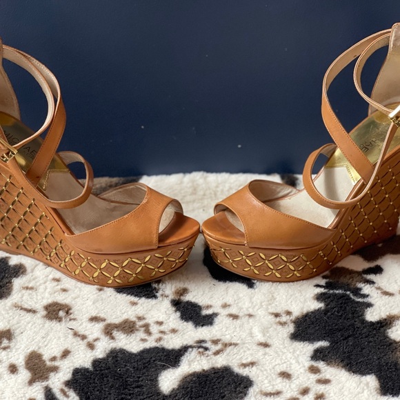 Michael Kors Platform Wedge - Picture 4 of 4